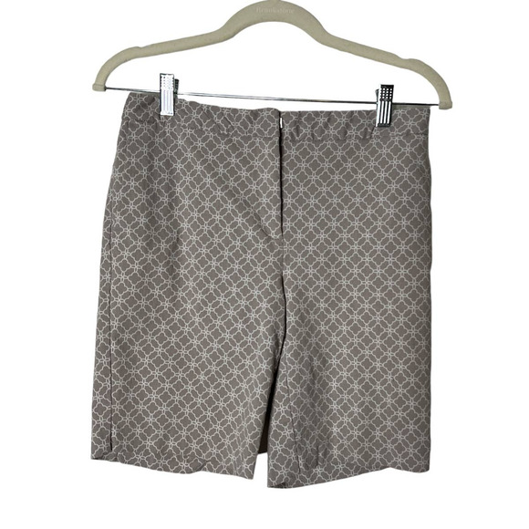 Mario Serrani Women's Shorts in Tan and White Geometric Print Pockets Size 6 - Picture 1 of 6